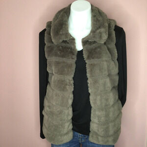 Dylan Brown Faux Fur Love Vest Size M